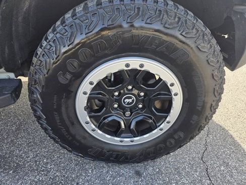 Used 2022 Ford Bronco Outer Banks w/ Sasquatch Package image 39