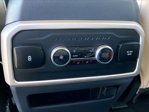 Certified 2024 Ford Expedition Limited image 34