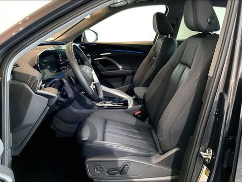 Used 2025 Audi Q5 Premium w/ Convenience Package AWD/4WD image 21