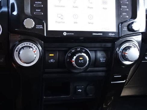 Certified 2024 Toyota 4Runner TRD Off-Road Premium w/ Moonroof Package AWD/4WD image 31