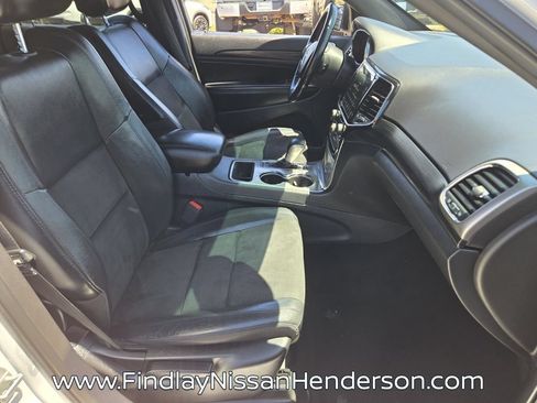 Used 2019 Jeep Grand Cherokee Altitude RWD image 16