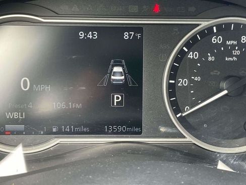 Used 2025 Nissan Versa SV w/ Trunk Package FWD image 27