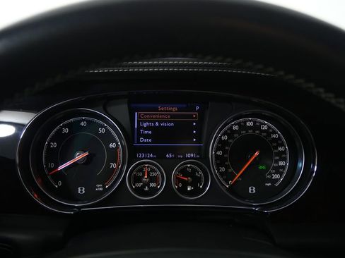 Used 2016 Bentley Flying Spur W12 image 19