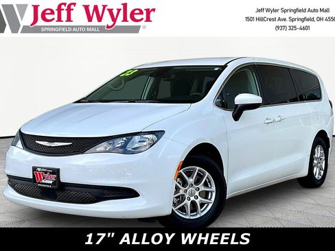 Used 2023 Chrysler Voyager LX FWD image 1