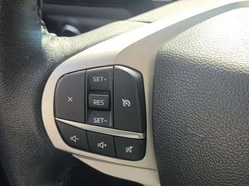 Used 2023 Ford Explorer XLT AWD/4WD image 23