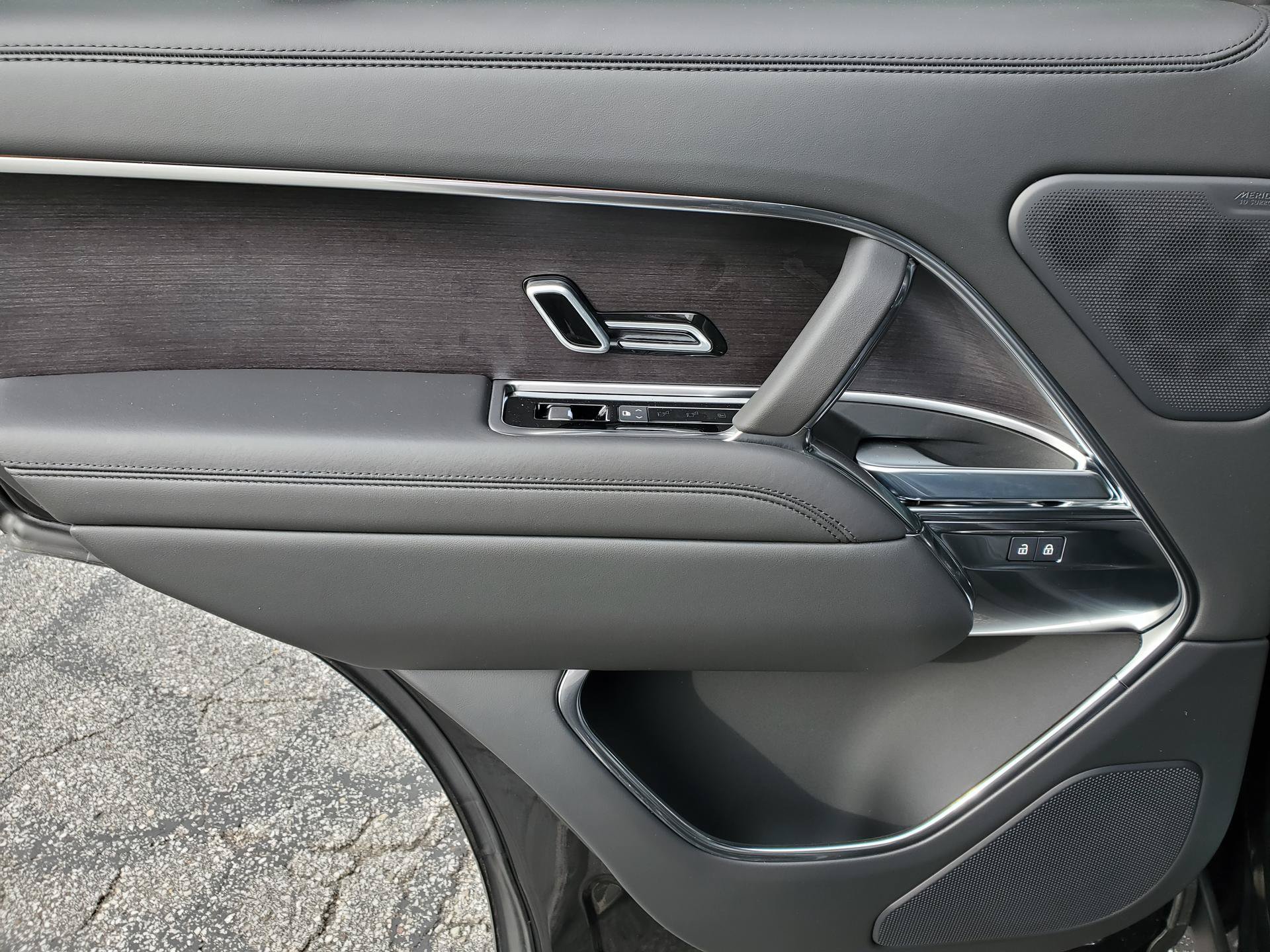 New 2027 Land Rover Range Rover SE AWD/4WD image 13