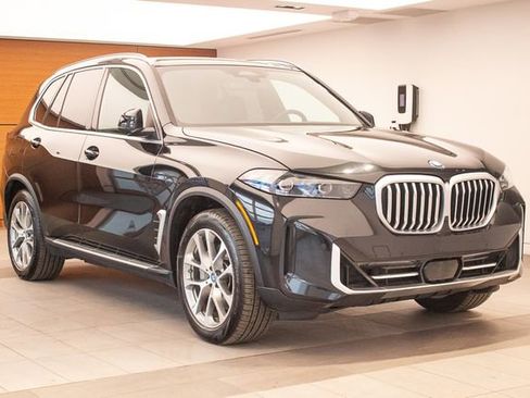 Used 2025 BMW X5 xDrive50e image 5