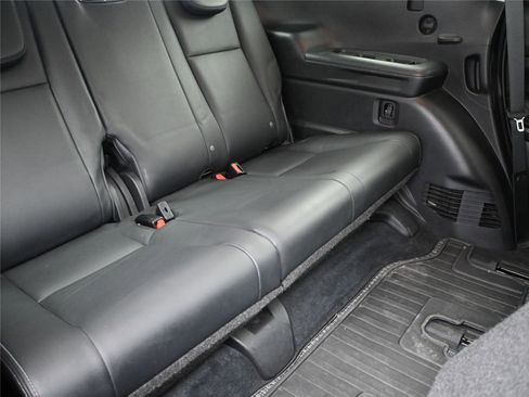 Used 2020 Subaru Ascent Limited image 21