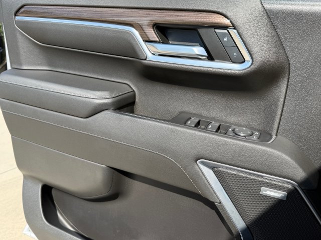 Used 2022 Chevrolet Silverado 1500 LT Trail Boss w/ LT Trail Boss Premium Package AWD/4WD image 24