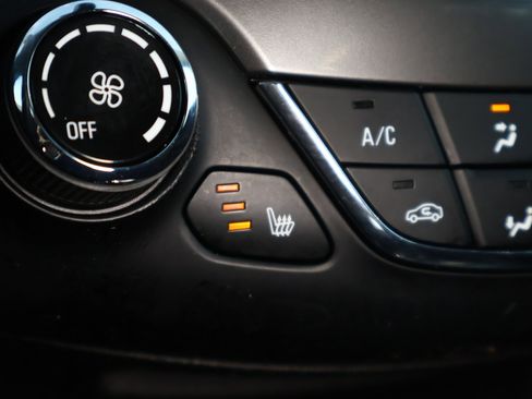 Used 2017 Chevrolet Cruze LT w/ Convenience Package image 18