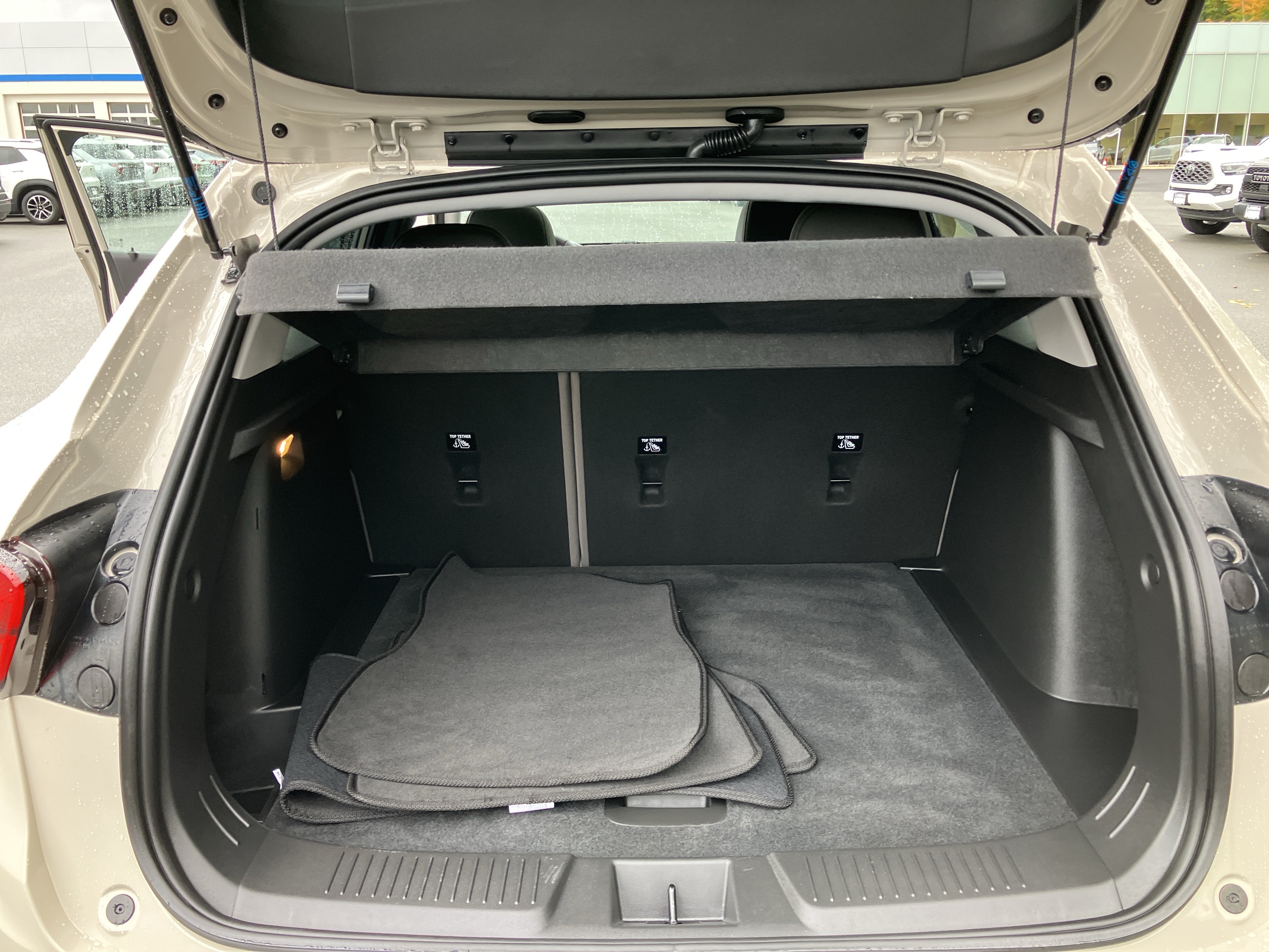 Used 2026 Chevrolet Trax ACTIV w/ Sunroof Package FWD image 33