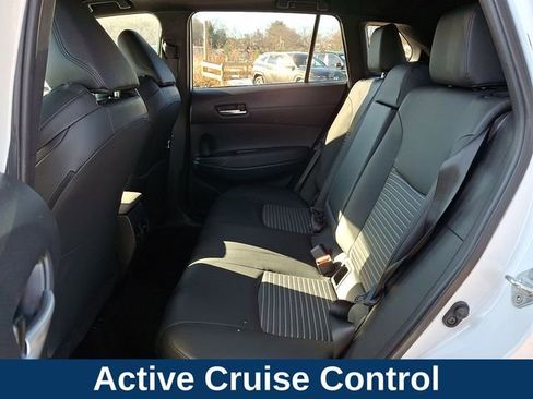 Used 2023 Toyota Corolla Cross XSE image 11