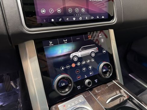 Used 2018 Land Rover Range Rover Supercharged image 20