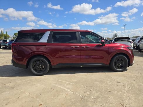 New 2026 Kia Carnival FWD image 9