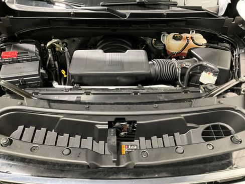 Used 2025 GMC Yukon AT4 w/ AT4 Premium Package AWD/4WD image 13