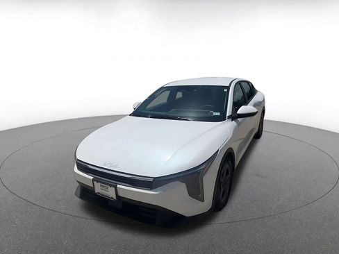 Used 2025 Kia K4 LXS image 8