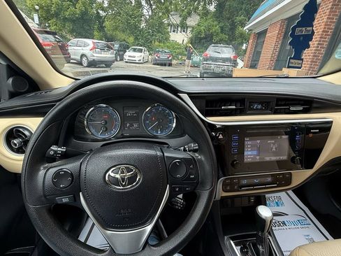 Used 2017 Toyota Corolla LE w/ Carpet Mat Package (TMS) FWD image 12
