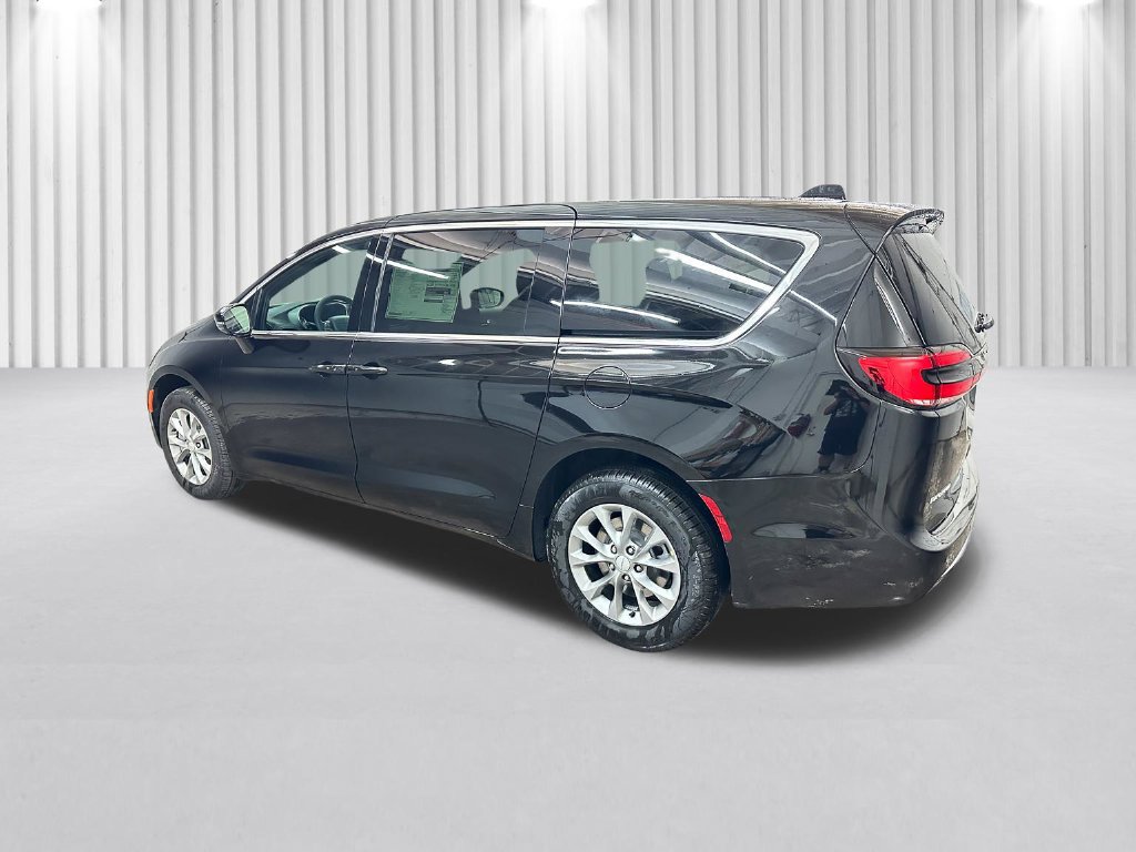 New 2027 Chrysler Pacifica Select AWD/4WD image 7