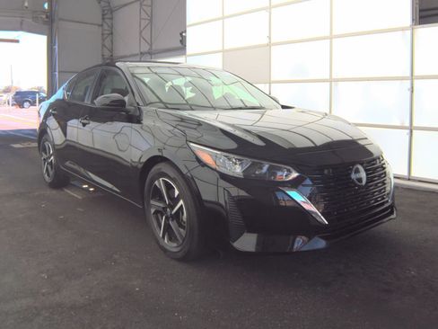 Used 2025 Nissan Sentra SV FWD image 4