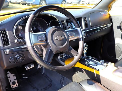 Used 2003 Chevrolet SSR w/ Preferred Equipment Group image 38