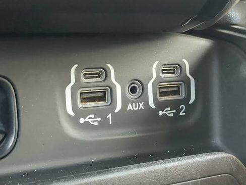Used 2021 RAM 1500 Laramie AWD/4WD image 25