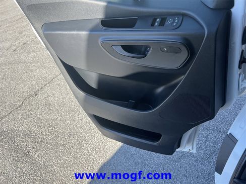 Used 2025 Mercedes-Benz Sprinter 2500 image 17