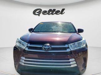 Used 2019 Toyota Highlander LE FWD video 2