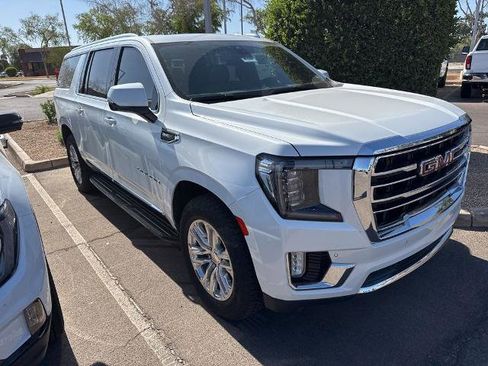 Used 2021 GMC Yukon XL SLT w/ SLT Premium Package AWD/4WD image 1