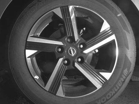 Used 2025 Nissan Sentra SV FWD image 14