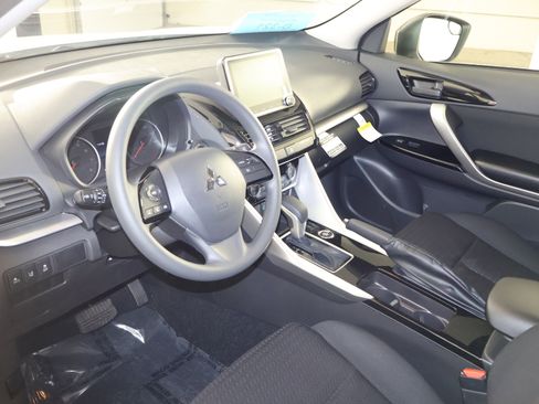 New 2026 Mitsubishi Eclipse Cross LE image 2