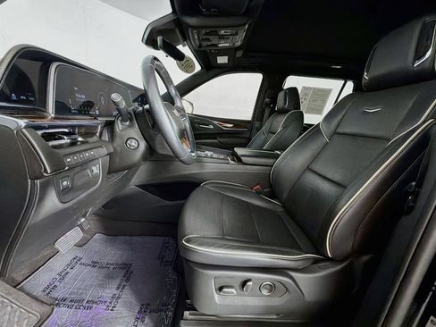 Used 2023 Cadillac Escalade Premium Luxury AWD/4WD image 12
