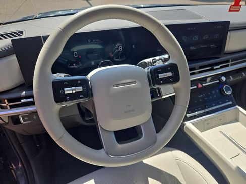 Used 2025 Hyundai Santa Fe SEL FWD image 20