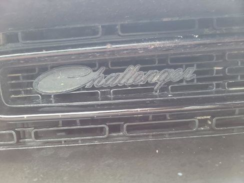 Used 2022 Dodge Challenger SXT w/ Blacktop Package image 29