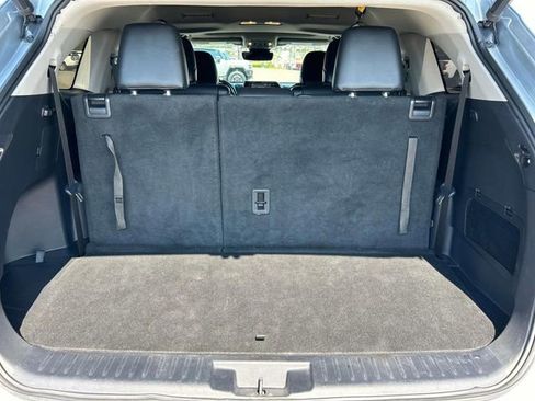 Used 2021 Toyota Highlander XLE image 13