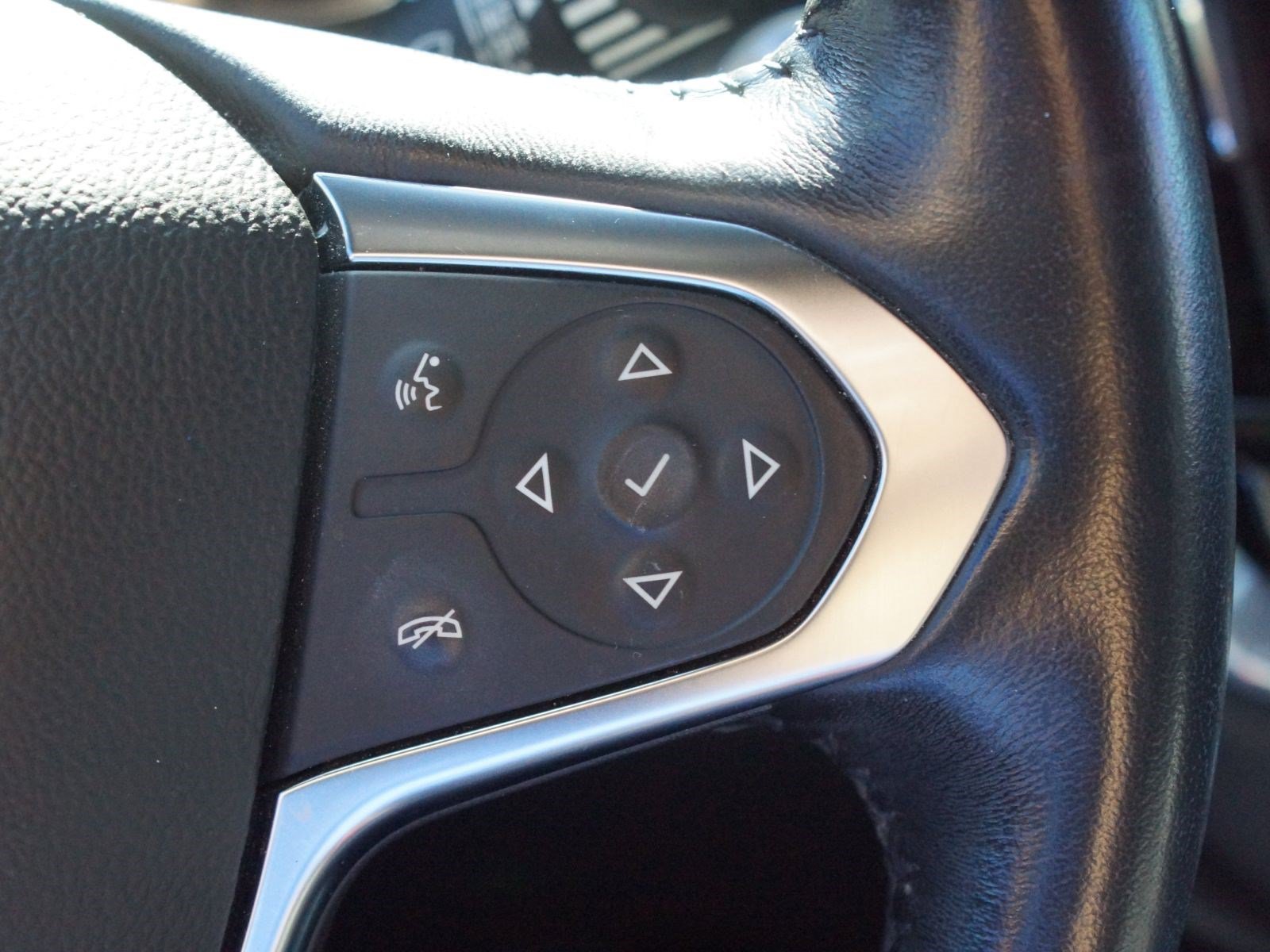 Used 2022 Chevrolet Traverse High Country FWD image 30