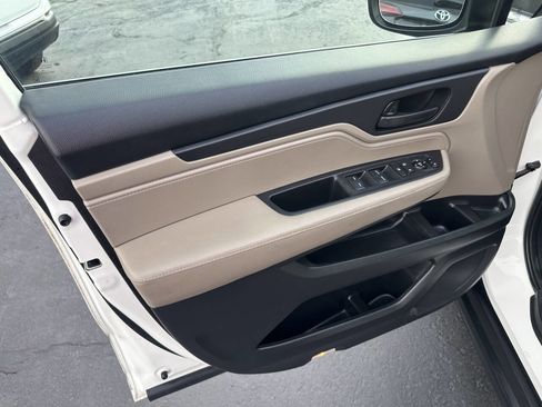 Used 2019 Honda Odyssey LX image 16