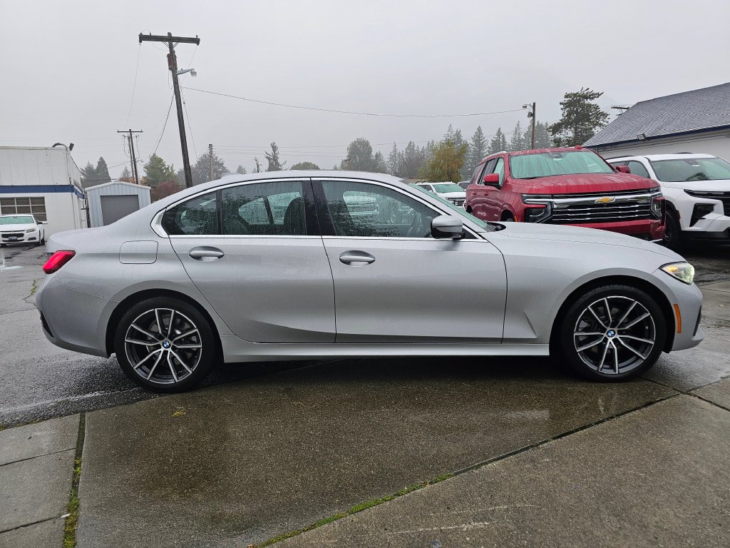 Used 2019 BMW 330i xDrive Sedan w/ Convenience Package AWD/4WD image 4