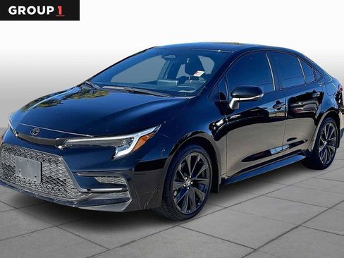 Used 2024 Toyota Corolla SE image 1