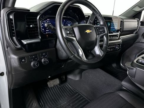 Used 2025 Chevrolet Silverado 2500 LT w/ Convenience Package AWD/4WD image 10
