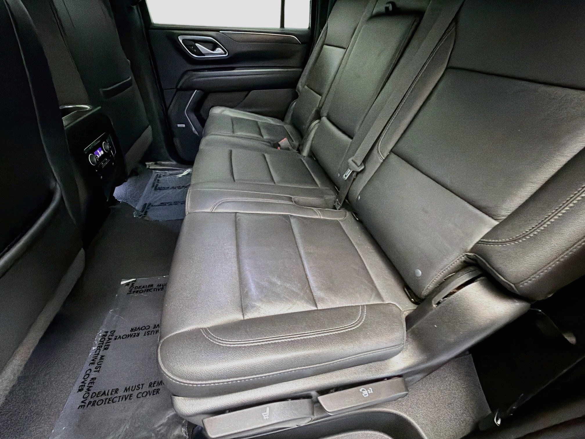 Used 2022 Chevrolet Suburban LT w/ Luxury Package RWD image 13
