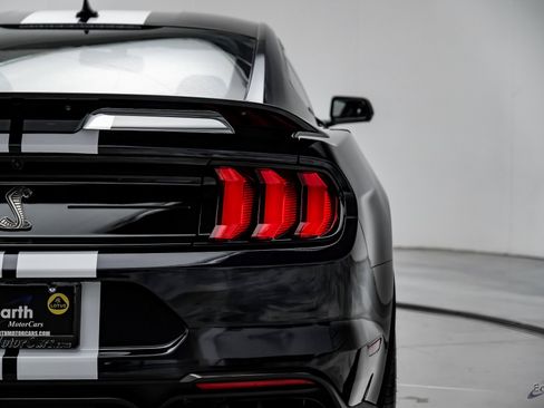 Used 2022 Ford Mustang Shelby GT500 w/ Technology Package image 12