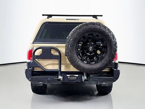 Used 2020 Toyota Tacoma TRD Off-Road w/ Technology Package AWD/4WD image 6