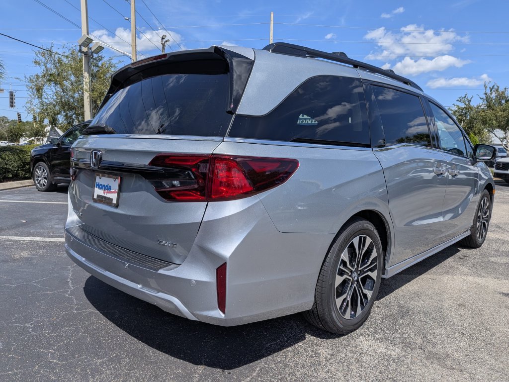 New 2027 Honda Odyssey Elite image 4