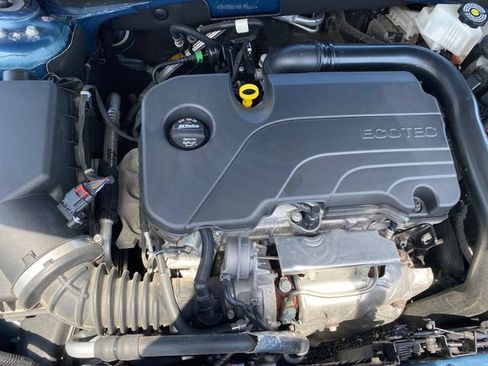 Certified 2025 Chevrolet Malibu RS FWD image 21