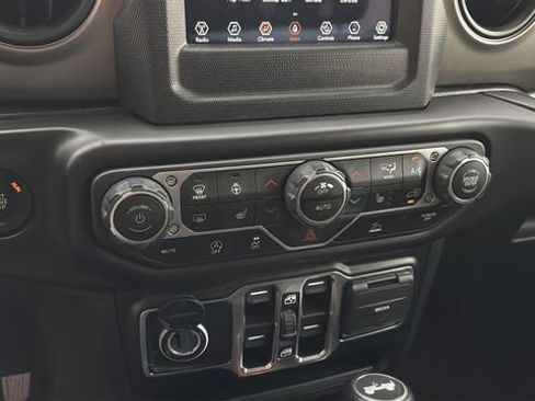 Used 2021 Jeep Wrangler Unlimited Sport AWD/4WD image 30