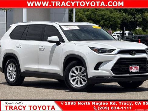 Certified 2025 Toyota Grand Highlander AWD image 1