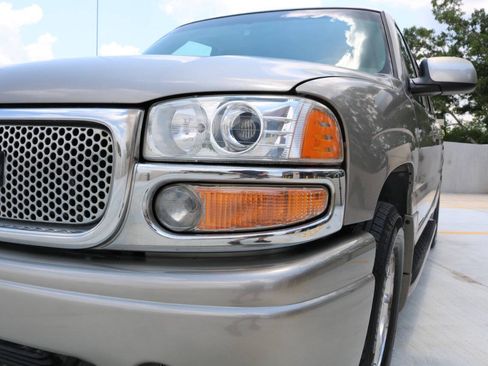 Used 2001 GMC Yukon XL Denali AWD/4WD image 58