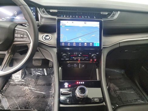 Used 2024 Jeep Grand Cherokee Limited 4xe AWD/4WD image 17