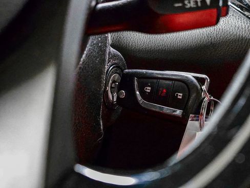 Used 2018 Toyota C-HR XLE image 26