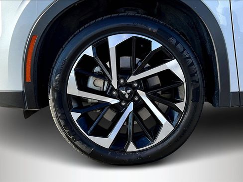 Used 2024 Mitsubishi Outlander SE image 34